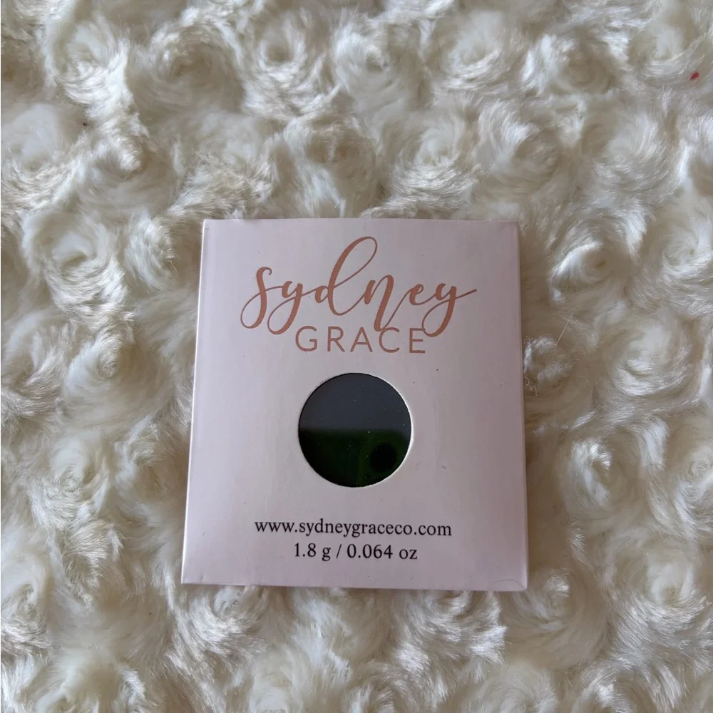 💰5/$25💰Sydney Grace Christmas Miracle Matte Green Eyeshadow